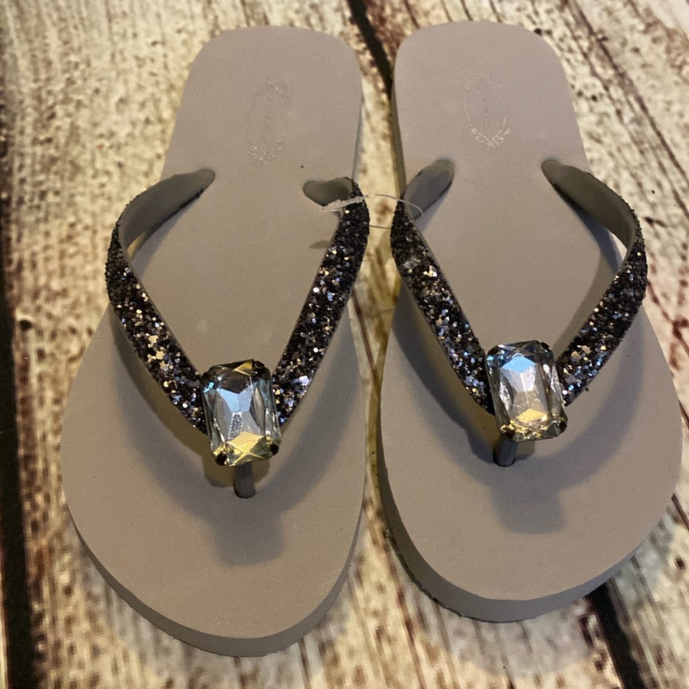 Grey and black glitter flip flop w rhinestone 5/6